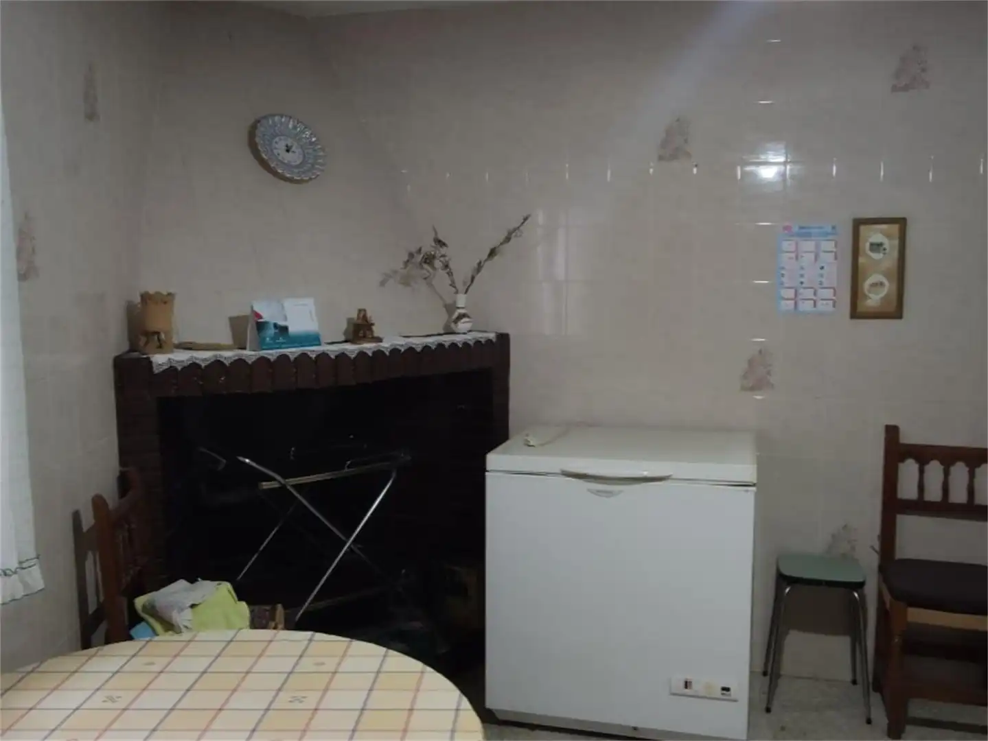 Einfamilien-Reihenhaus zum Verkauf in Calle Garganta de Minchones, Jarandilla de la Vera Küche von Einfamilien-Reihenhaus zum Verkauf in Jarandilla de la Vera mit Abstellraum und Möbliert