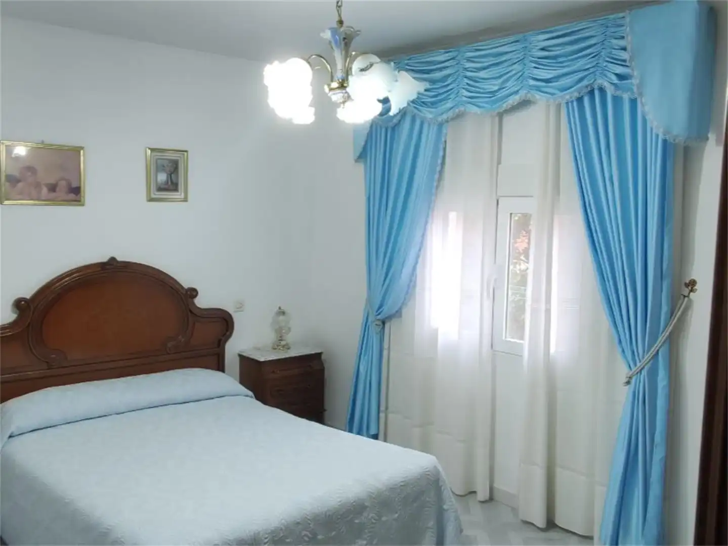 Einfamilien-Reihenhaus zum Verkauf in Calle Garganta de Minchones, Jarandilla de la Vera Schlafzimmer von Einfamilien-Reihenhaus zum Verkauf in Jarandilla de la Vera mit Abstellraum und Möbliert