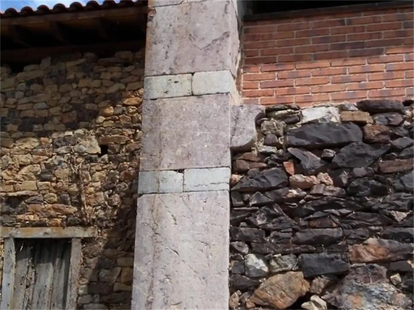 Vista exterior de Casa o xalet en venda en Teverga amb Terrassa i Balcó