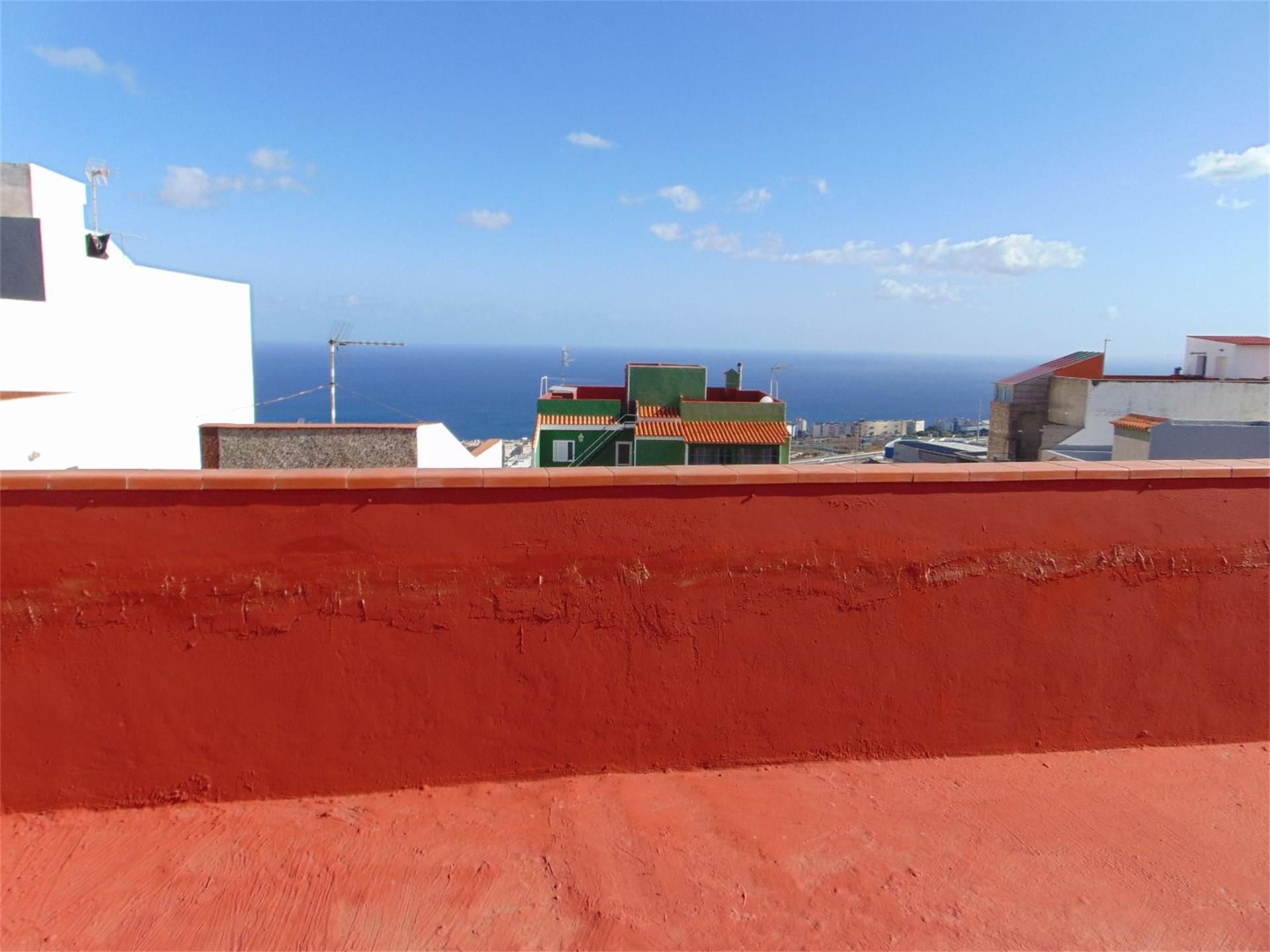 Exterior view of Single-family semi-detached for sale in  Santa Cruz de Tenerife Capital  with Balcony