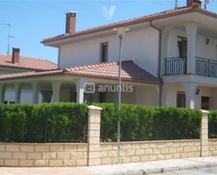 Haus oder Chalet miete in Avenida Santo Domingo de Guzmán, 1011, Medina de Pomar