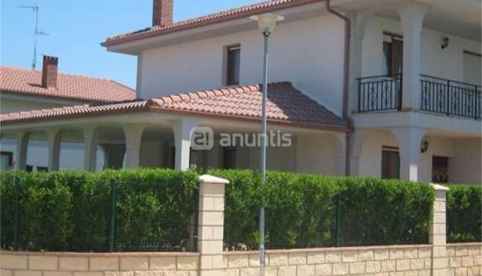 Casa o xalet en venda a Avenida Santo Domingo de Guzmán, 1011, Medina de Pomar, Burgos - imatge 1 Foto 1 de Casa o xalet en venda a Avenida Santo Domingo de Guzmán, 1011, Medina de Pomar, Burgos