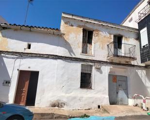 Vista exterior de Casa adosada en venda en Orellana la Vieja amb Terrassa i Balcó
