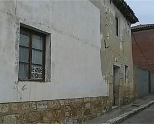 Vista exterior de Casa adosada en venda en Fuentes de Valdepero