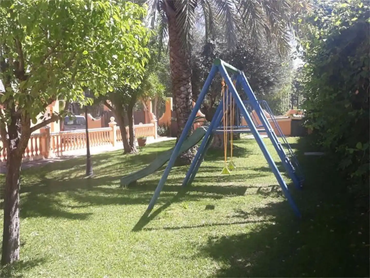 Jardín de Piso en venta en Alcalá de Guadaira con Jardín privado, Piscina y Amueblado