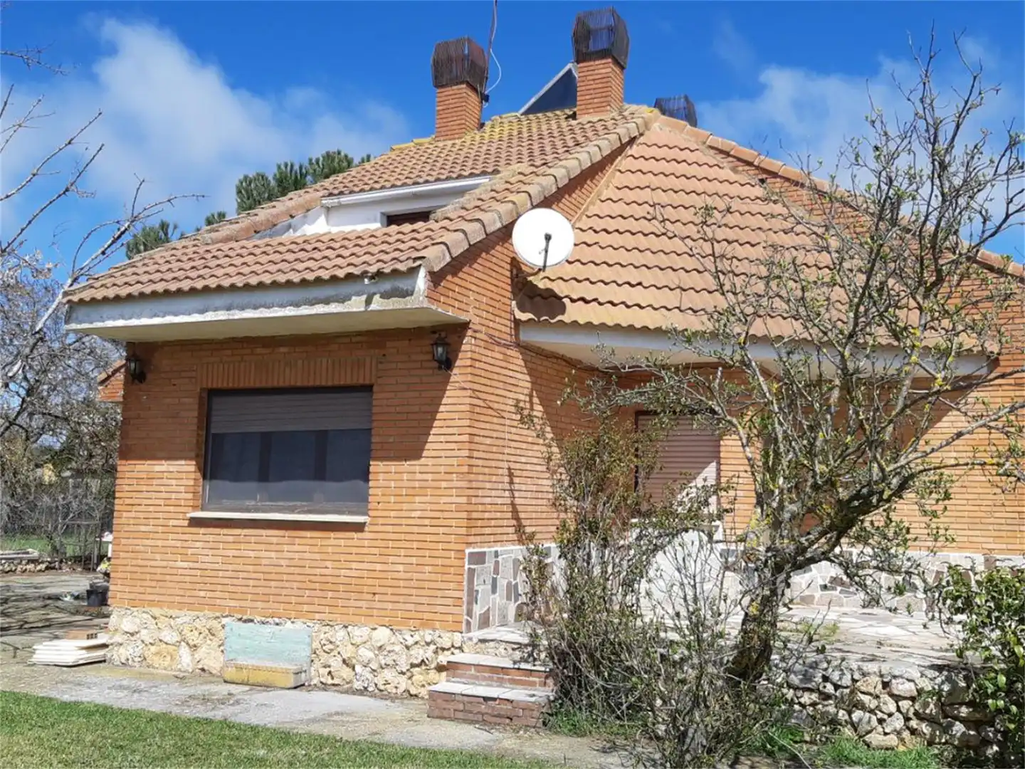 Casa o xalet en venda a Urbanización La Venta, 3, Becerril de Campos Vista exterior de Casa o xalet en venda en Becerril de Campos amb Calefacció, Jardí privat i Traster