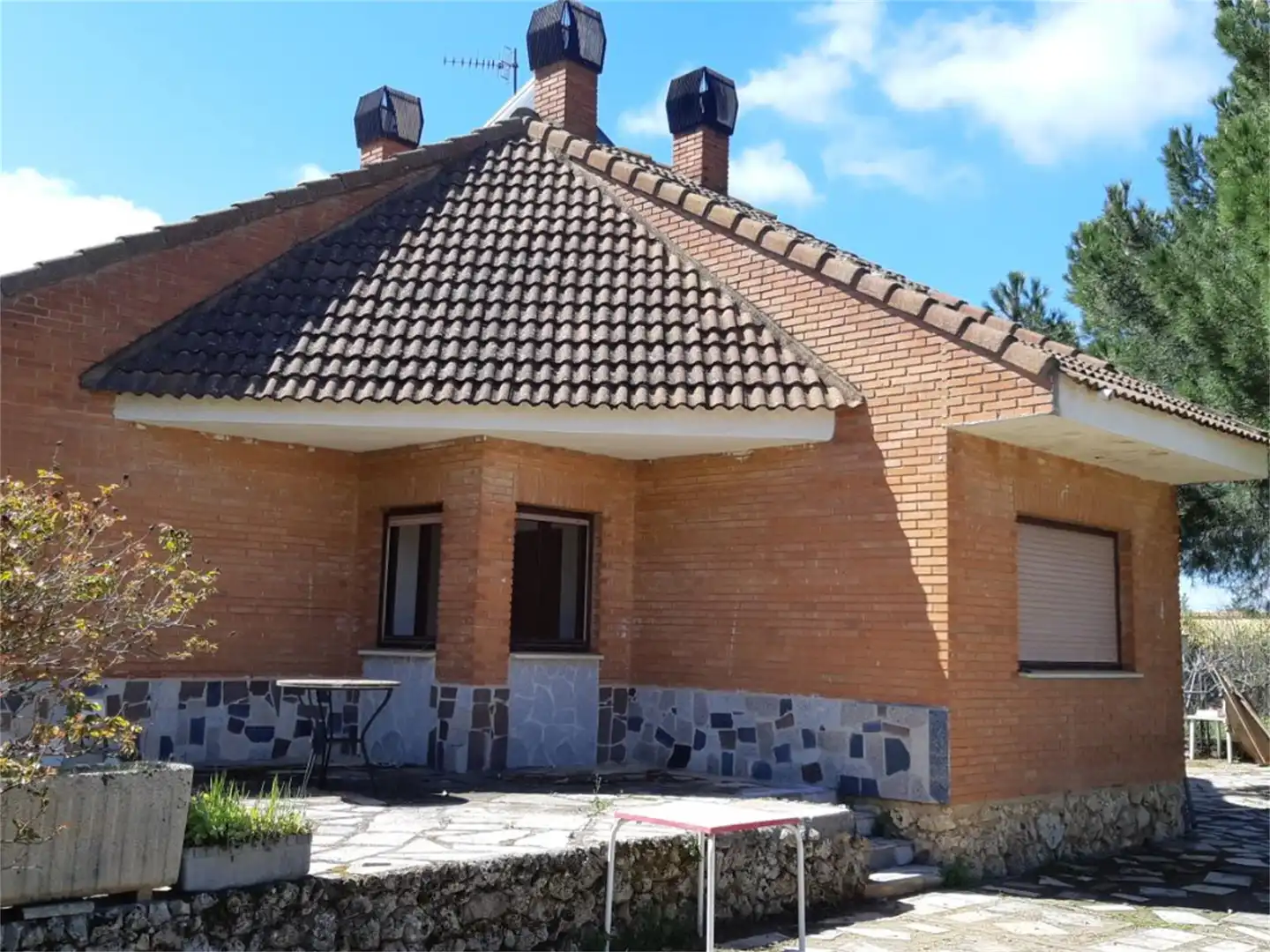Casa o xalet en venda a Urbanización La Venta, 3, Becerril de Campos Vista exterior de Casa o xalet en venda en Becerril de Campos amb Calefacció, Jardí privat i Traster