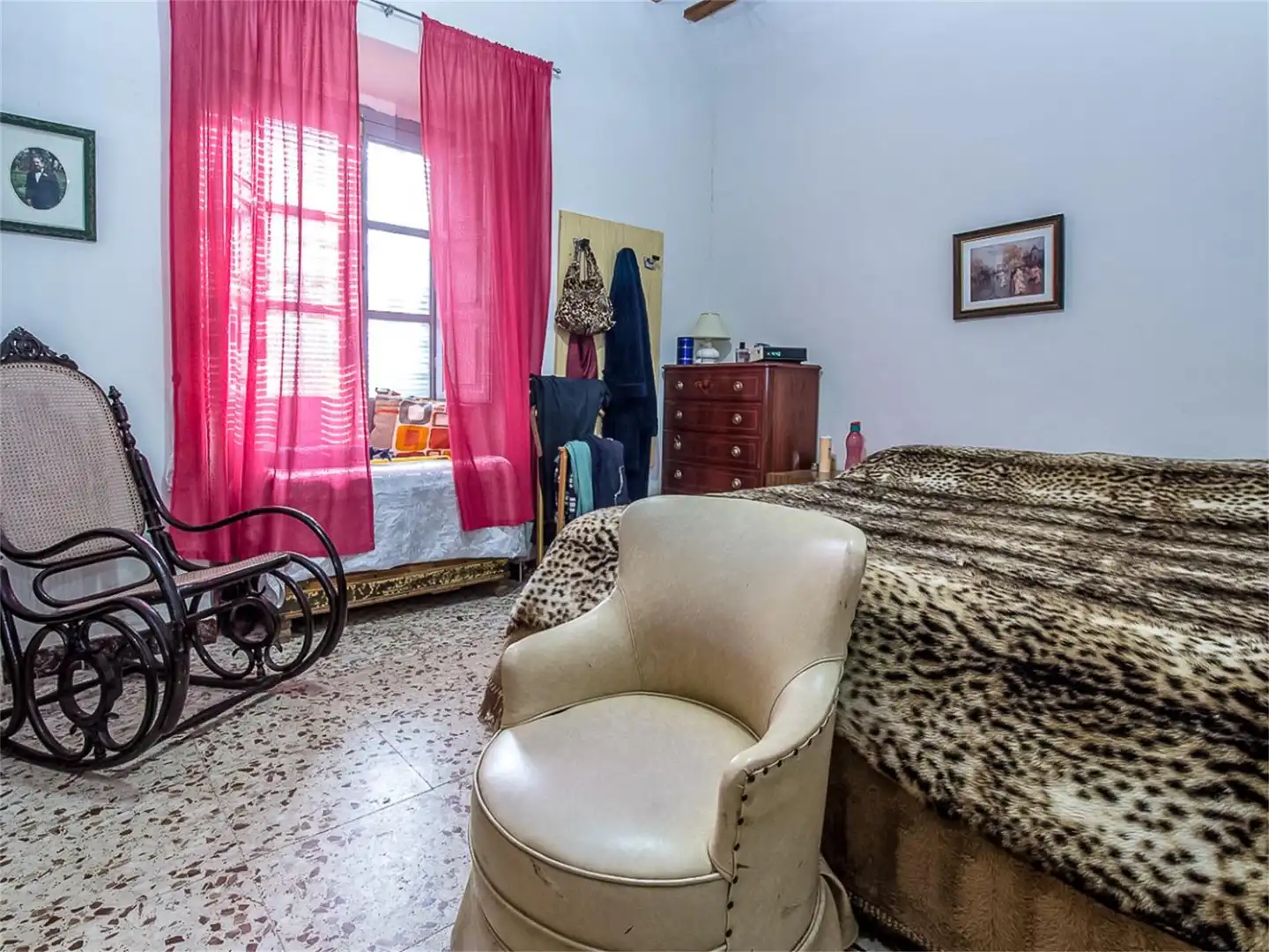 Einfamilien-Reihenhaus zum Verkauf in Calle Real, 49, Alcubillas Schlafzimmer von Einfamilien-Reihenhaus zum Verkauf in Alcubillas mit Privatgarten, Abstellraum und Balkon