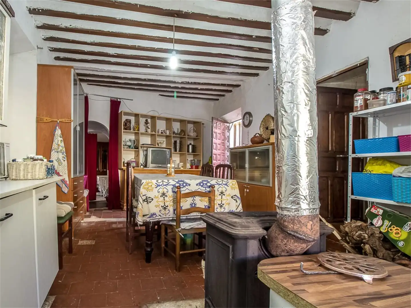 Einfamilien-Reihenhaus zum Verkauf in Calle Real, 49, Alcubillas Küche von Einfamilien-Reihenhaus zum Verkauf in Alcubillas mit Privatgarten, Abstellraum und Balkon