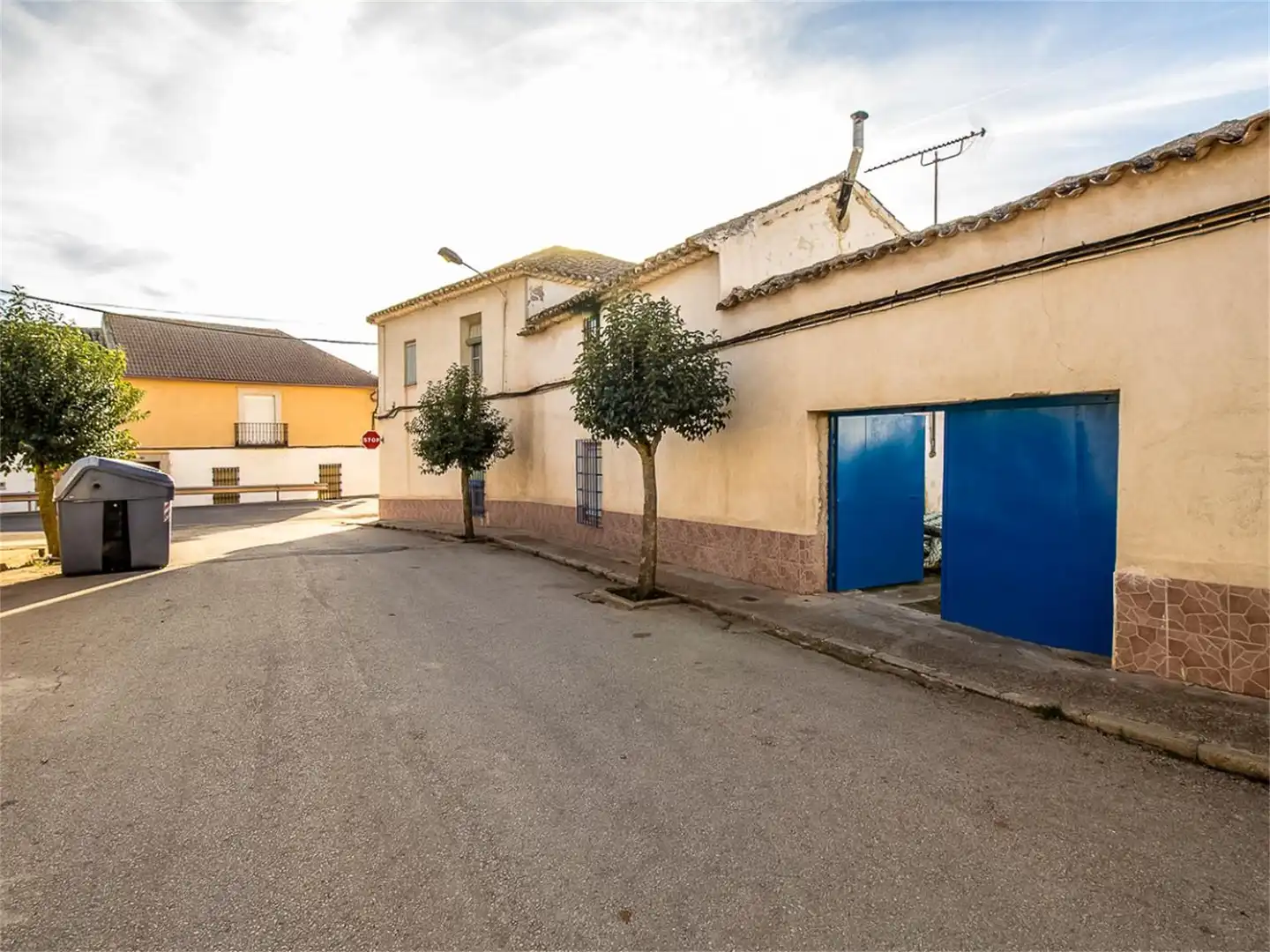 Einfamilien-Reihenhaus zum Verkauf in Calle Real, 49, Alcubillas Außenansicht von Einfamilien-Reihenhaus zum Verkauf in Alcubillas mit Privatgarten, Abstellraum und Balkon