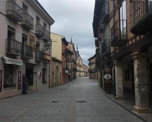 Vista exterior de Pis en venda en Burgo de Osma - Ciudad de Osma amb Parquet, Terrassa i Traster