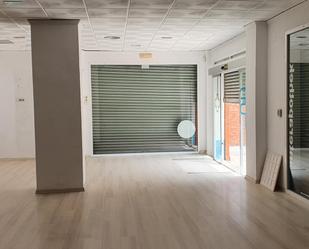 Premises to rent in  Granada Capital  with Air Conditioner