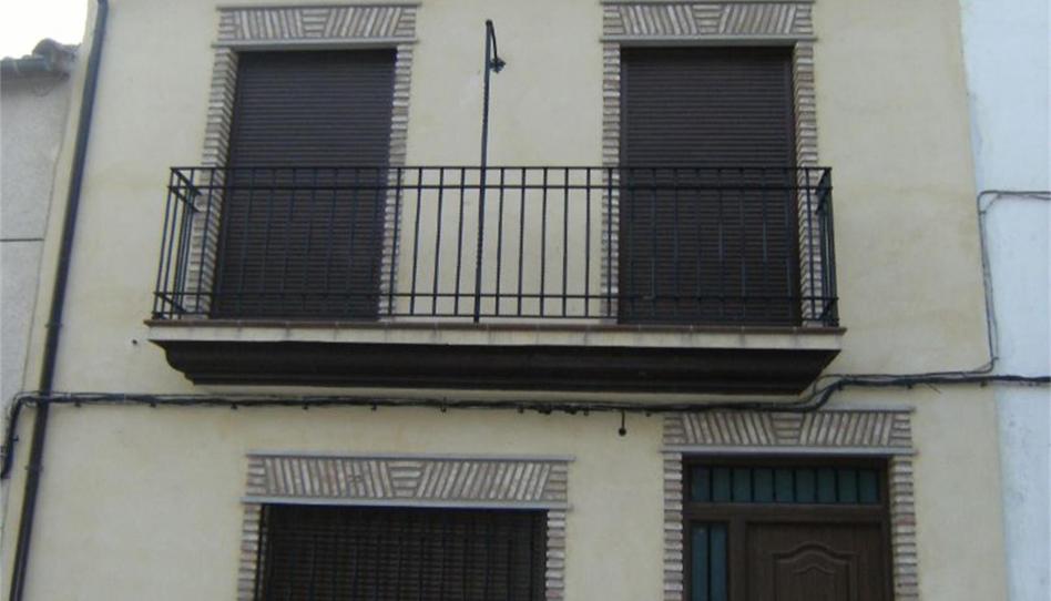 Foto 1 de Casa adosada en venta en Calle Sol, 59, Torreperogil, Jaén