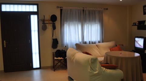 Foto 2 de Casa adosada en venta en Calle Sol, 59, Torreperogil, Jaén