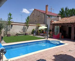 Schwimmbecken von Einfamilien-Reihenhaus zum verkauf in Vega de Santa María mit Klimaanlage und Schwimmbad