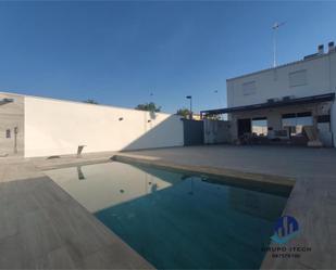 Swimming pool of Duplex for sale in Villanueva de la Serena  with Air Conditioner, Terrace and Swimming Pool