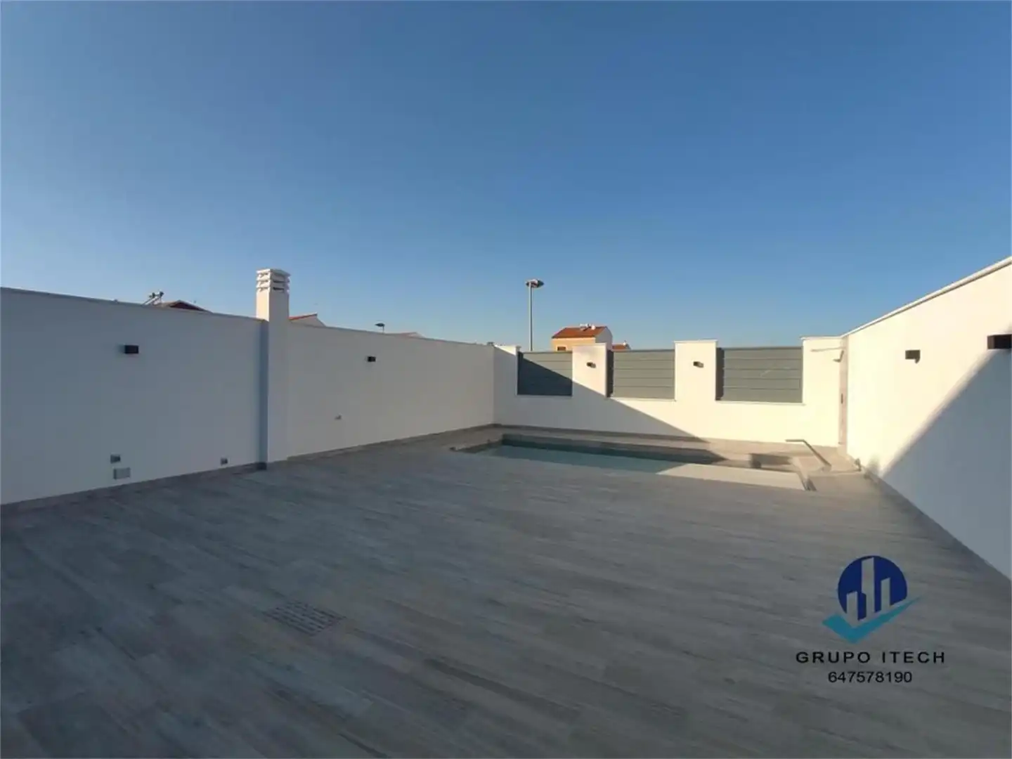 Schwimmbecken von Maisonette zum Verkauf in Villanueva de la Serena mit Klimaanlage, Terrasse und Schwimmbad