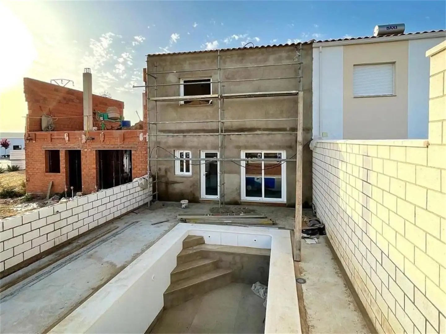 Erdgeschoss zum Verkauf in Calle Las Aguas 14, Villanueva de la Serena Außenansicht von Erdgeschoss zum Verkauf in Villanueva de la Serena mit Klimaanlage, Privatgarten und Terrasse