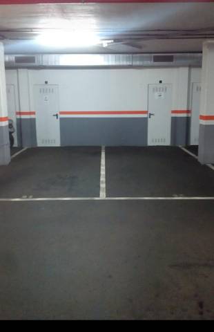 Garaje en Venta en Calle Muros del Nalón, 5 en La Florida