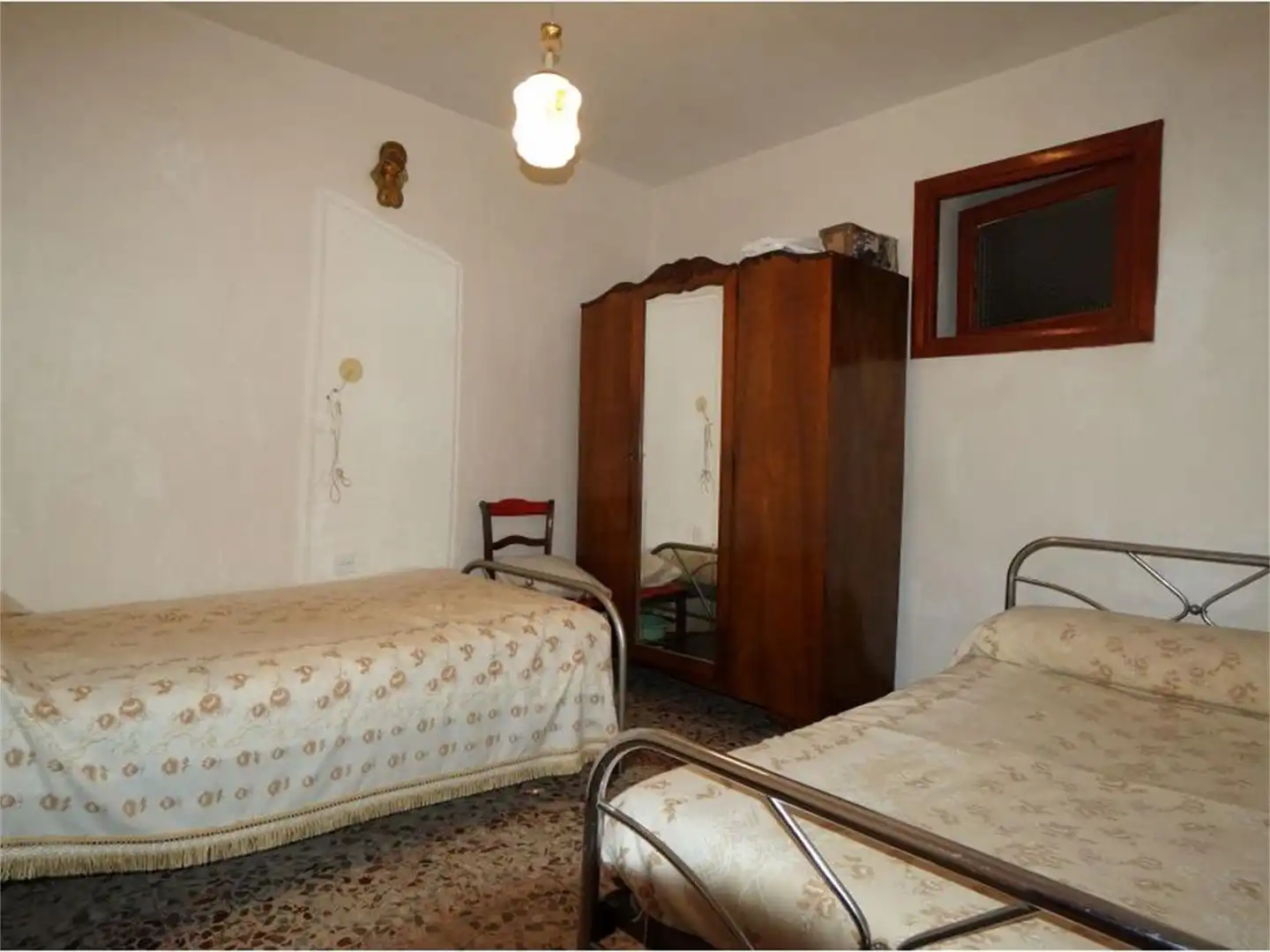 Casa adosada en venda a Calle Ciudad Real, 78, Almadén Dormitori de Casa adosada en venda en Almadén amb Terrassa