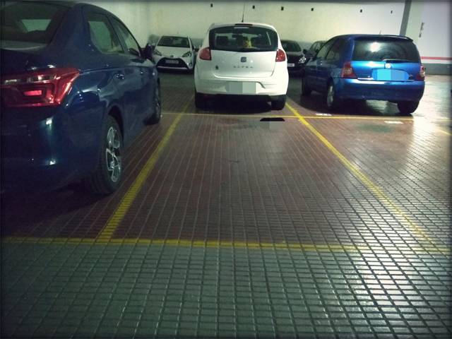 Garaje en Alquiler en Avinguda d'Isabel Catòlica en Can Serra