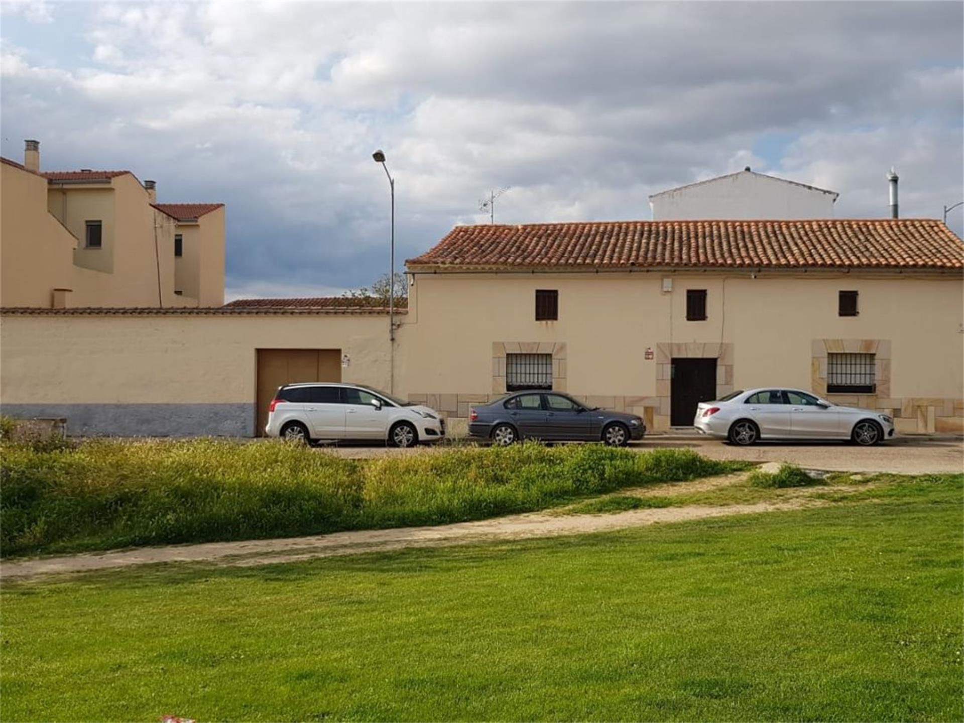 Exterior view of House or chalet for sale in Zamora Capital   with Heating, Storage room and Swimming Pool