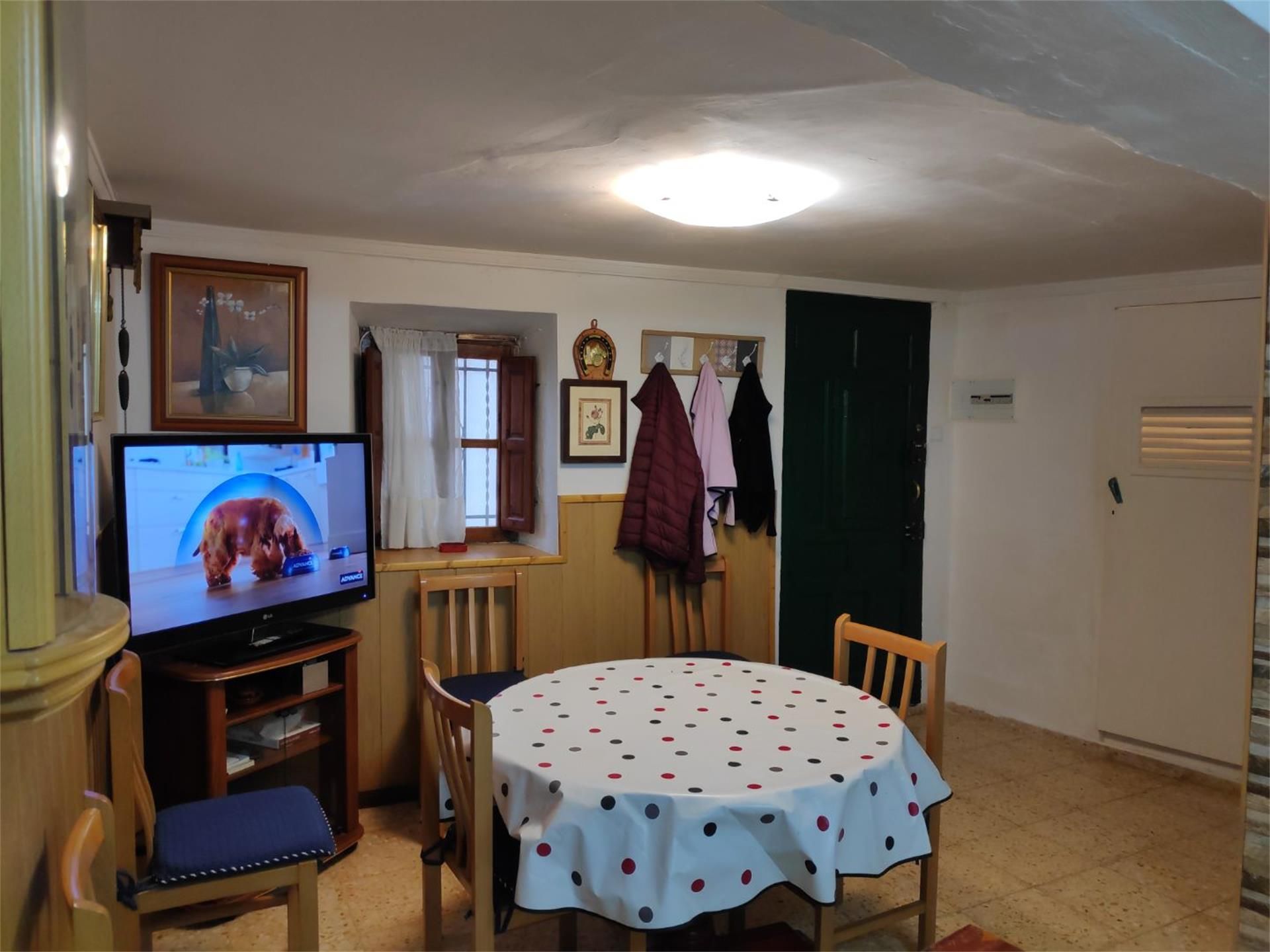 Flat for sale in Montán  with Air Conditioner, Heating and Furnished