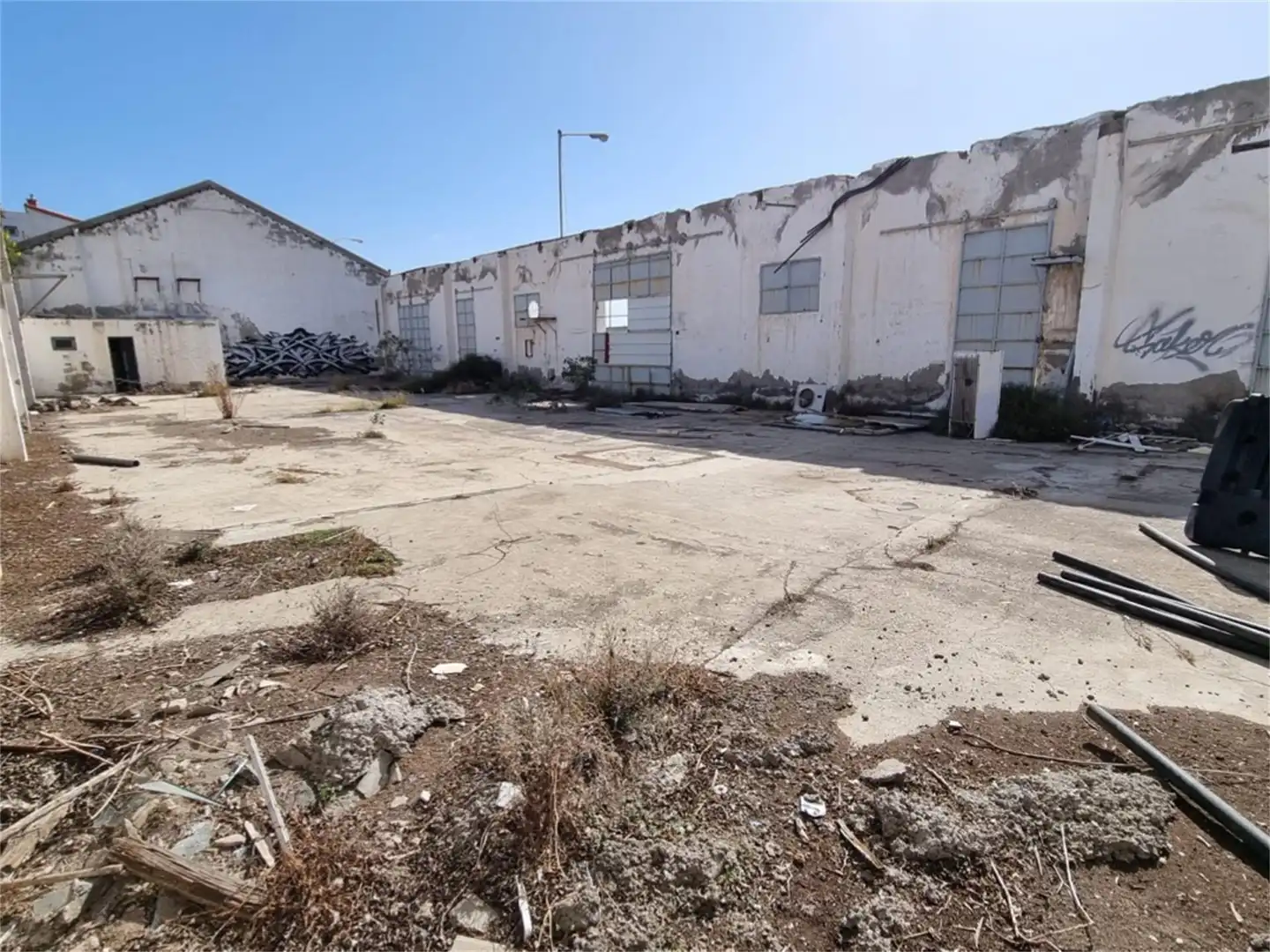 Fabrikhallen zur Miete in Calle José Barrera Segura, 141, Callejón del Castillo - El Calero - Las Huesas Außenansicht von Fabrikhallen zur Miete in Telde