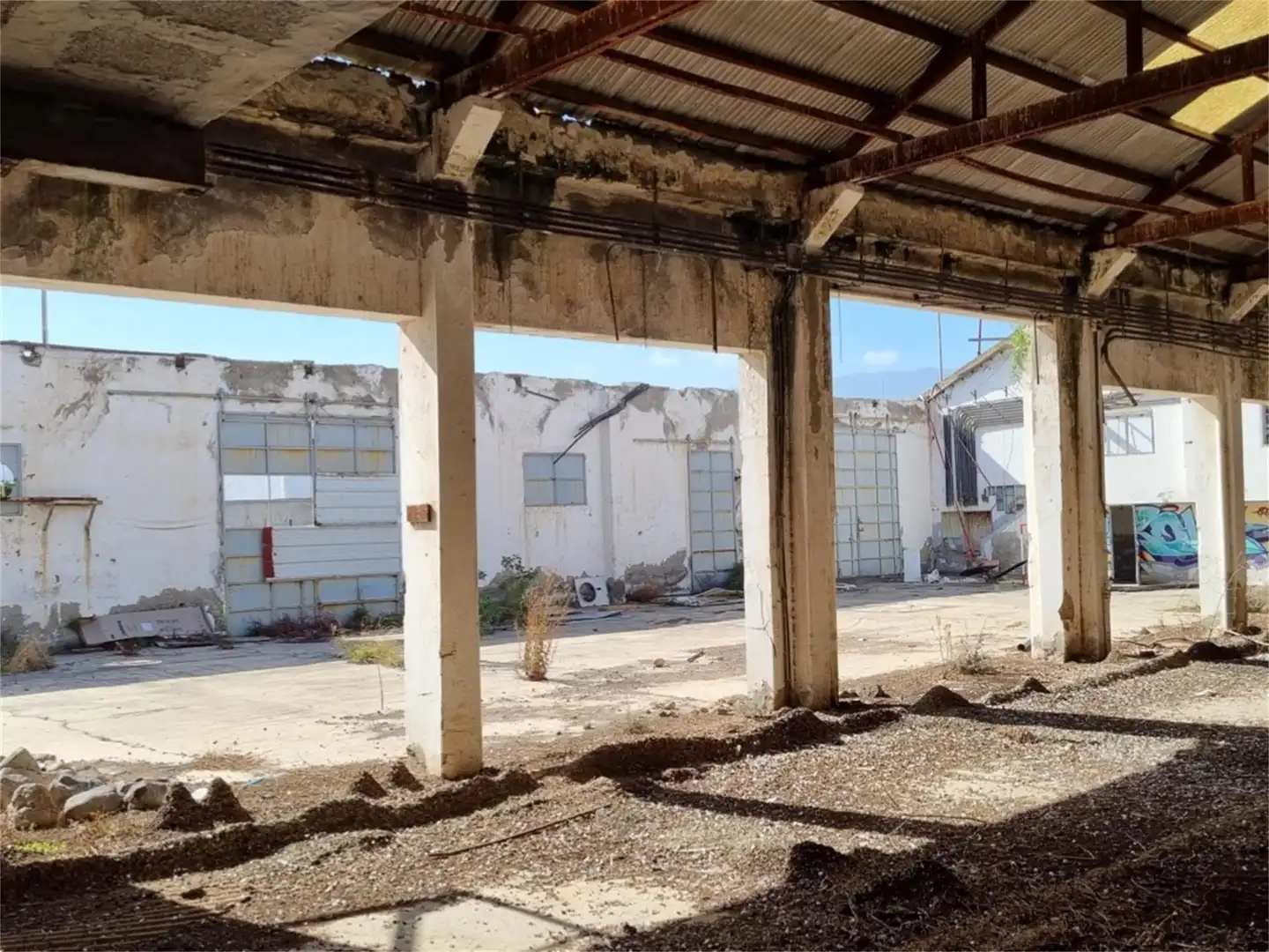 Fabrikhallen zur Miete in Calle José Barrera Segura, 141, Callejón del Castillo - El Calero - Las Huesas Außenansicht von Fabrikhallen zur Miete in Telde
