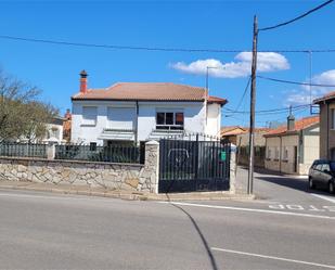 Casa o xalet de lloguer a Calle Real, 12, Sariegos