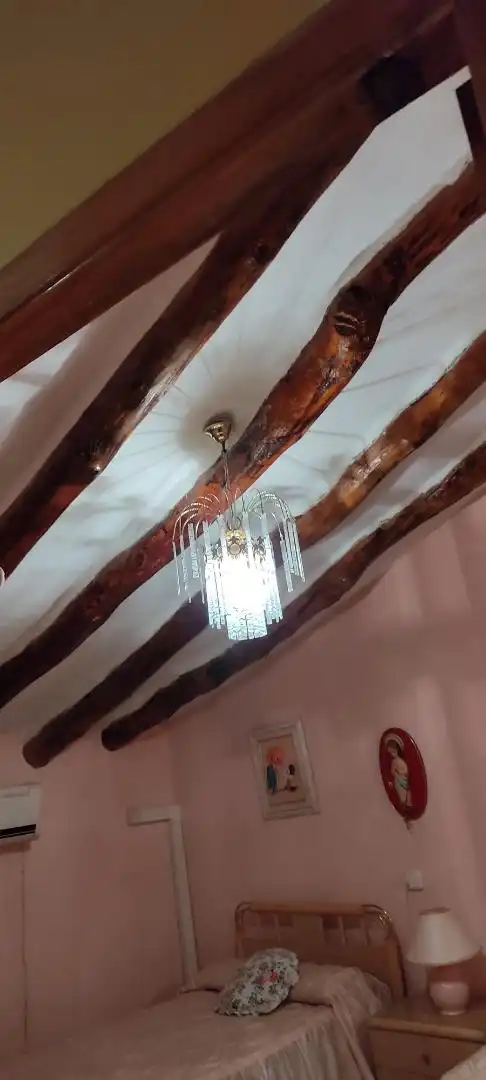 Einfamilien-Reihenhaus zum Verkauf in Yeste Einfamilien-Reihenhaus zum Verkauf in Yeste mit Klimaanlage, Möbliert und Ofen