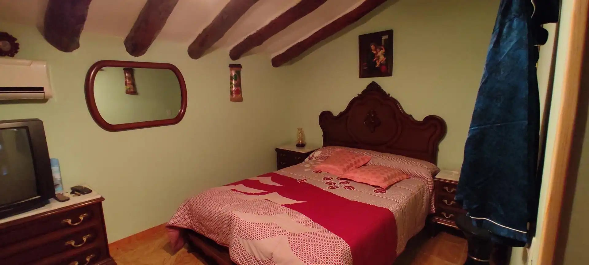 Einfamilien-Reihenhaus zum Verkauf in Yeste Schlafzimmer von Einfamilien-Reihenhaus zum Verkauf in Yeste mit Klimaanlage, Möbliert und Ofen