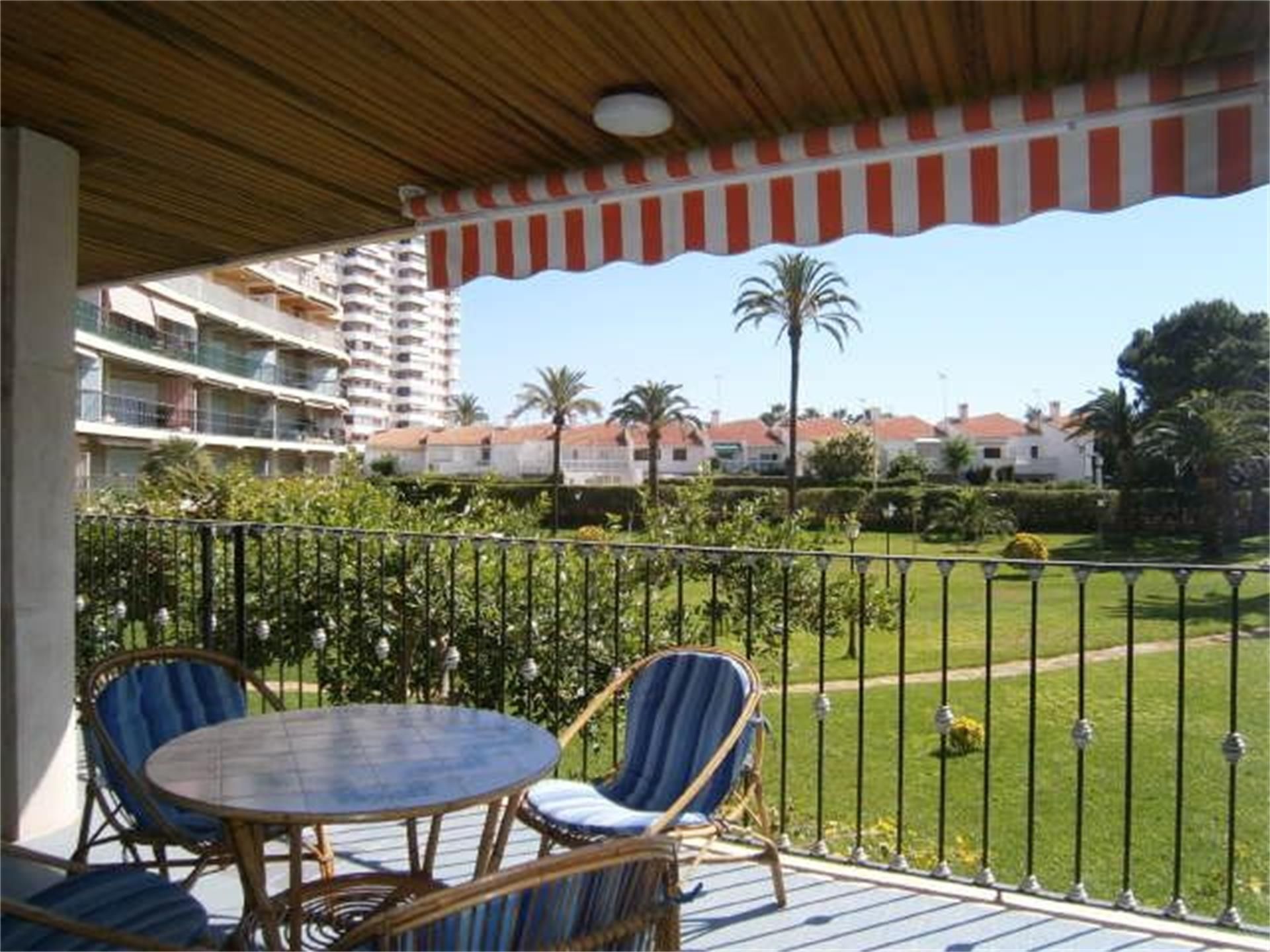 Jardí de Apartament de lloguer en Gandia amb Jardí privat, Terrassa i Piscina