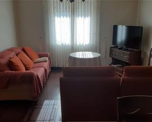 Living room of House or chalet for sale in Valdefuentes del Páramo  with Heating, Private garden and Parquet flooring