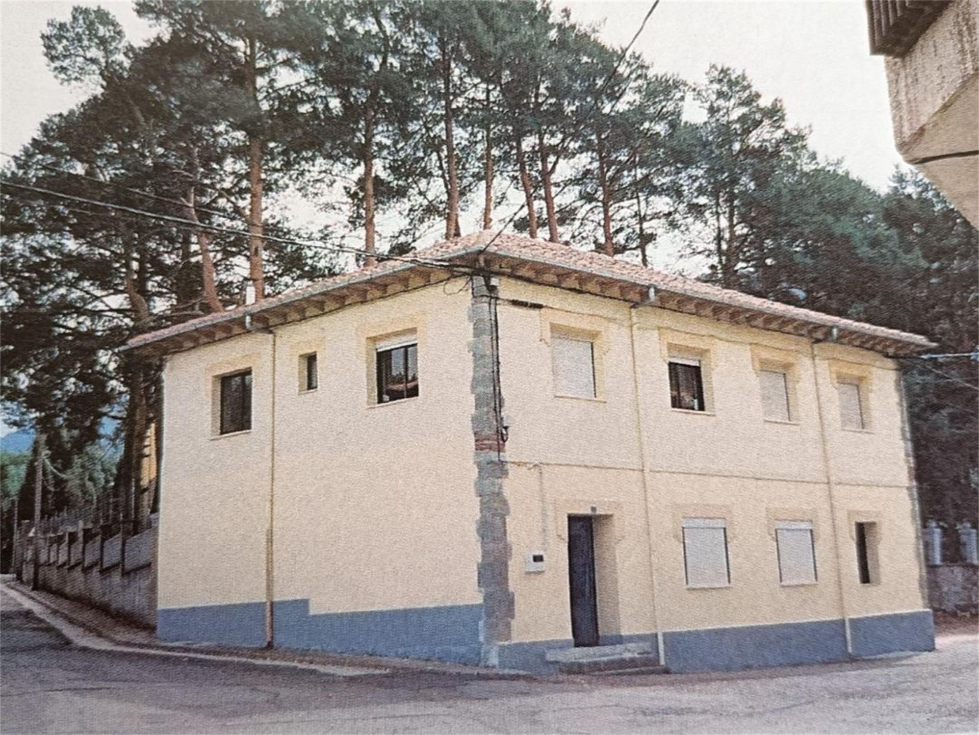 Vista exterior de Pis en venda en Villamanín amb Calefacció, Parquet i Moblat