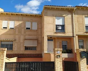 Exterior view of Single-family semi-detached for sale in Valdepeñas