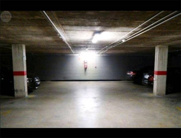 Garaje en Alquiler en Calle Galaroza en La Florida - Vistalegre