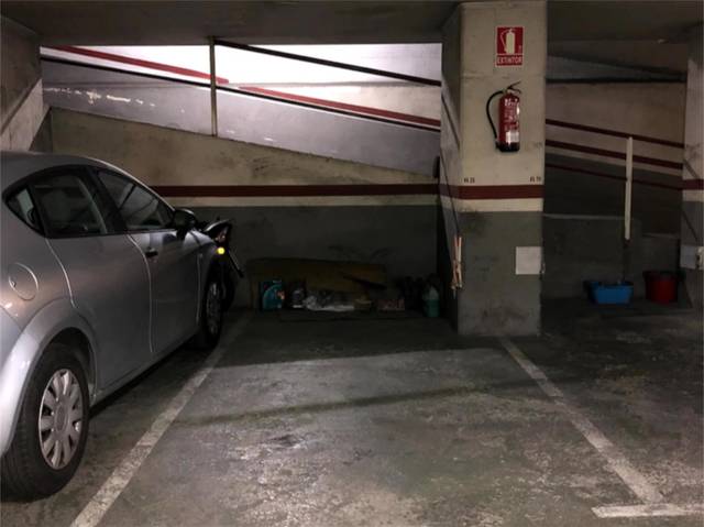 Garaje en Alquiler en Passatge de la Destraleta en Fontsanta - Fatjó