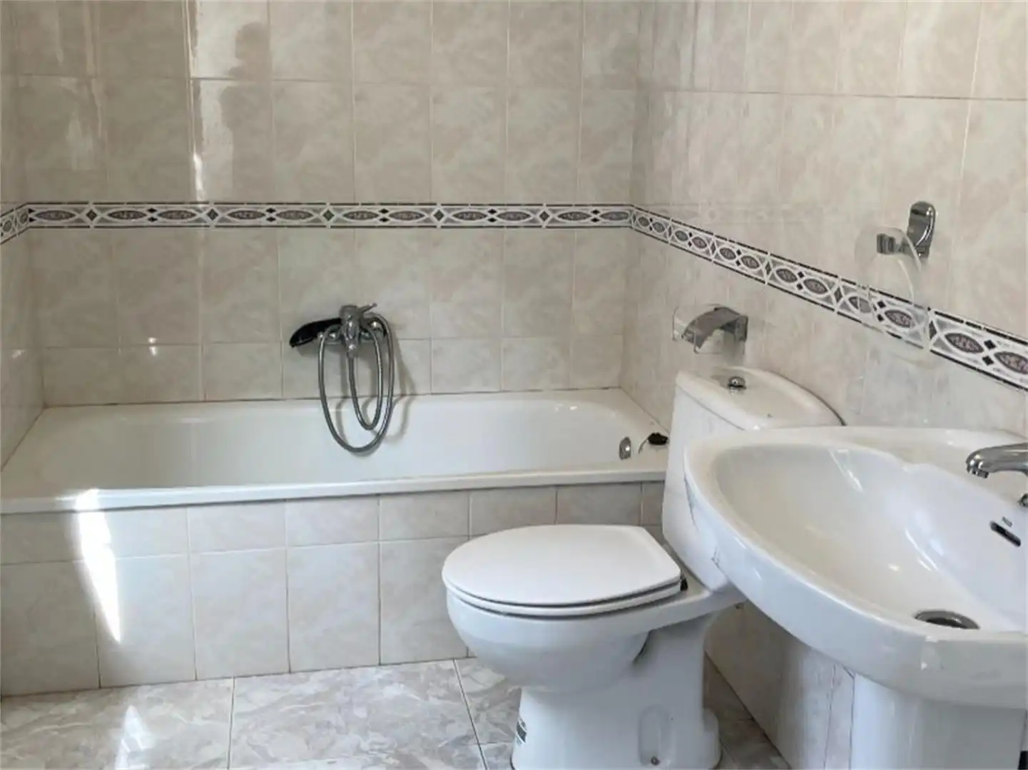 Casa adosada en venta en Calle del Pilar, 7, Abenójar Baño de Casa adosada en venta en Abenójar con Amueblado