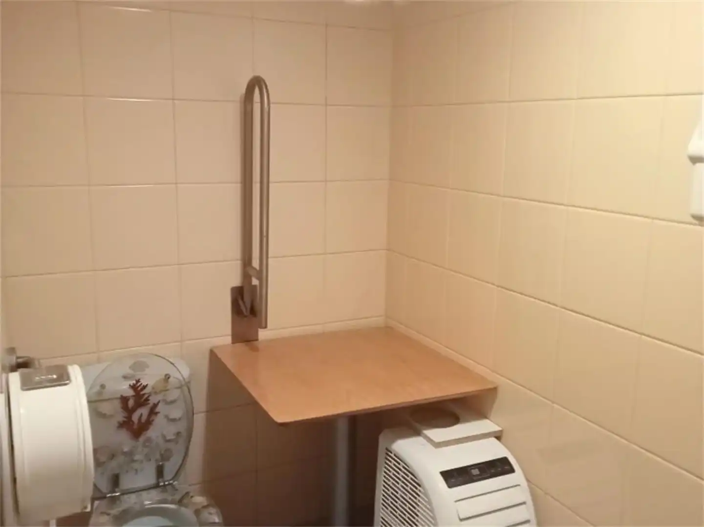 Bathroom of Commercial properties for sale in Estella / Lizarra  with Air Conditioner, Heating and Furnished