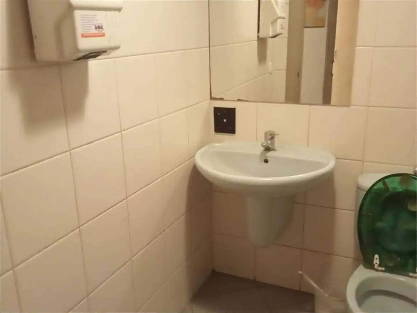 Bathroom of Commercial properties for sale in Estella / Lizarra  with Air Conditioner, Heating and Furnished