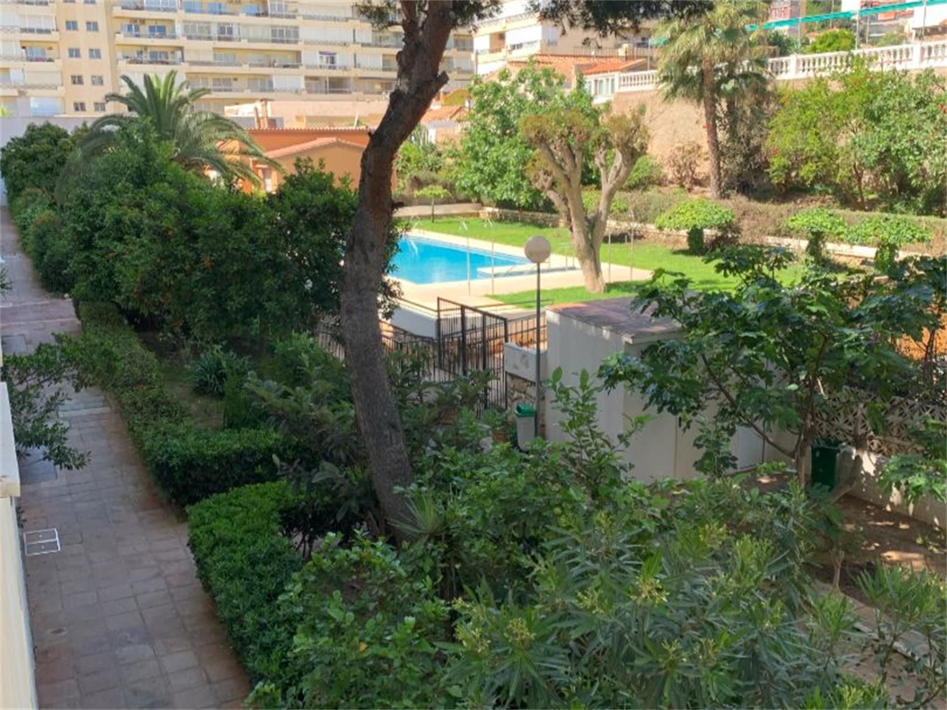 Piscina de Pis en venda en Torremolinos amb Aire condicionat, Calefacció i Jardí privat