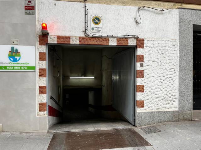 Garaje en Alquiler en Calle Benárabe, 2 en Parque Geólogo José Royo Gómez