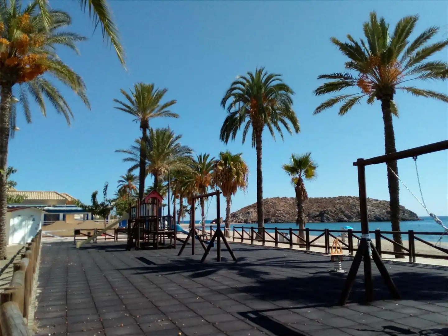 Apartamento de alquiler en Playa del Castellar, Playa Grande - Castellar Vista exterior de Apartamento de alquiler en Mazarrón con Aire acondicionado, Terraza y Amueblado