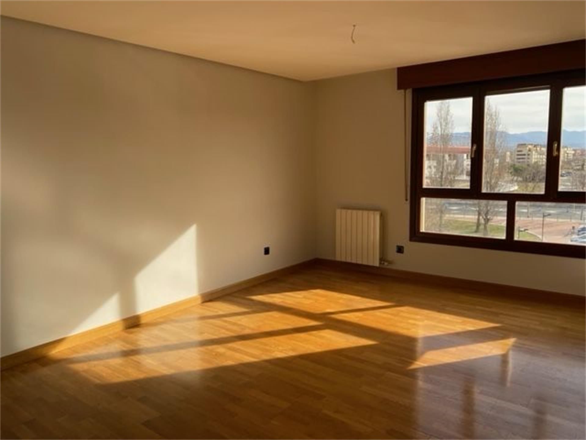 Sala d'estar de Pis en venda en  Logroño amb Aire condicionat, Calefacció i Traster