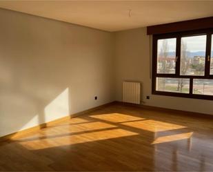 Living room of Flat for sale in  Logroño  with Air Conditioner and Balcony