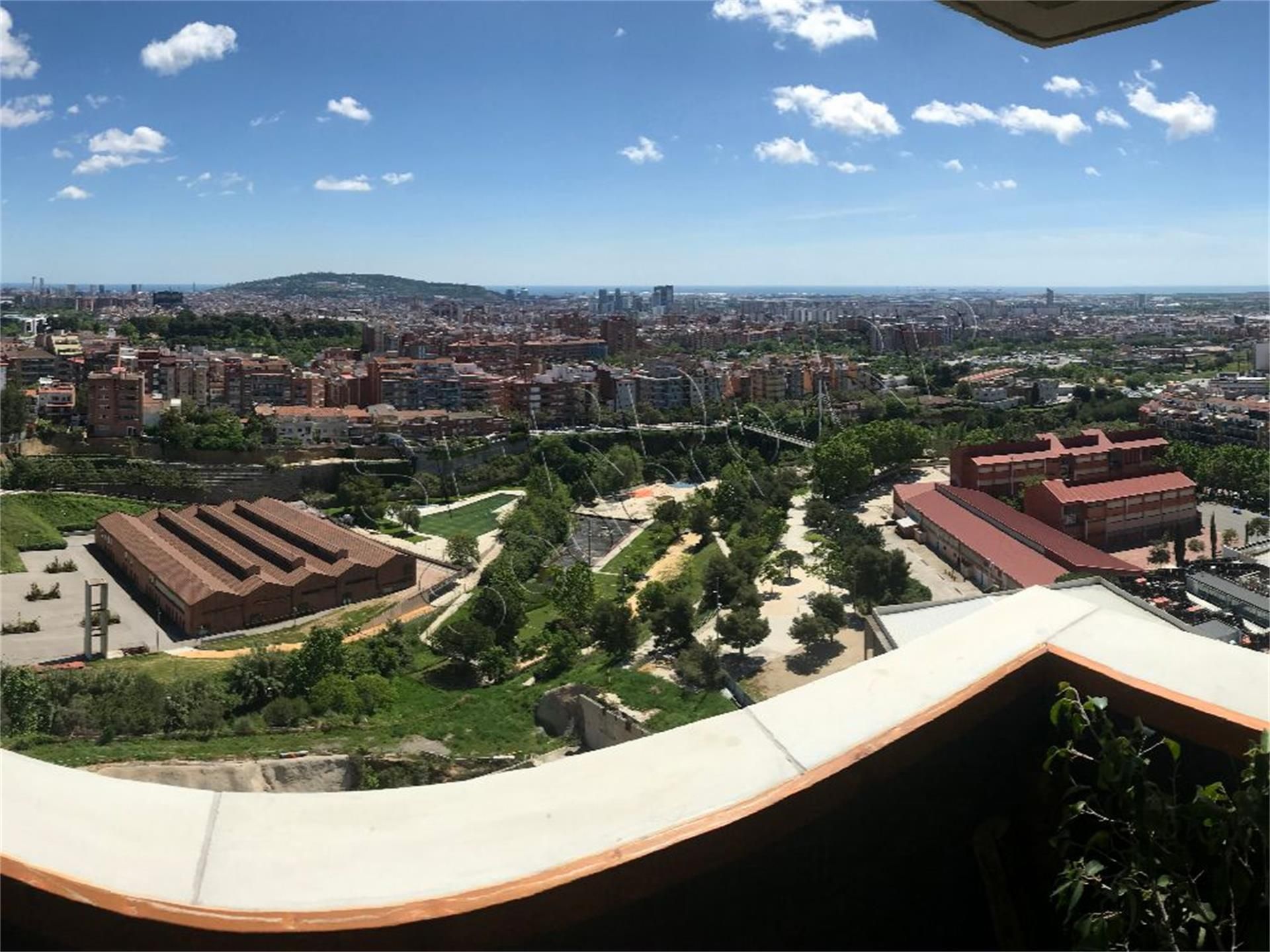 Exterior view of Flat for sale in Esplugues de Llobregat  with Air Conditioner and Balcony