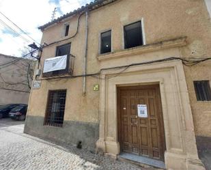 Vista exterior de Casa adosada en venda en Yeste amb Terrassa i Balcó