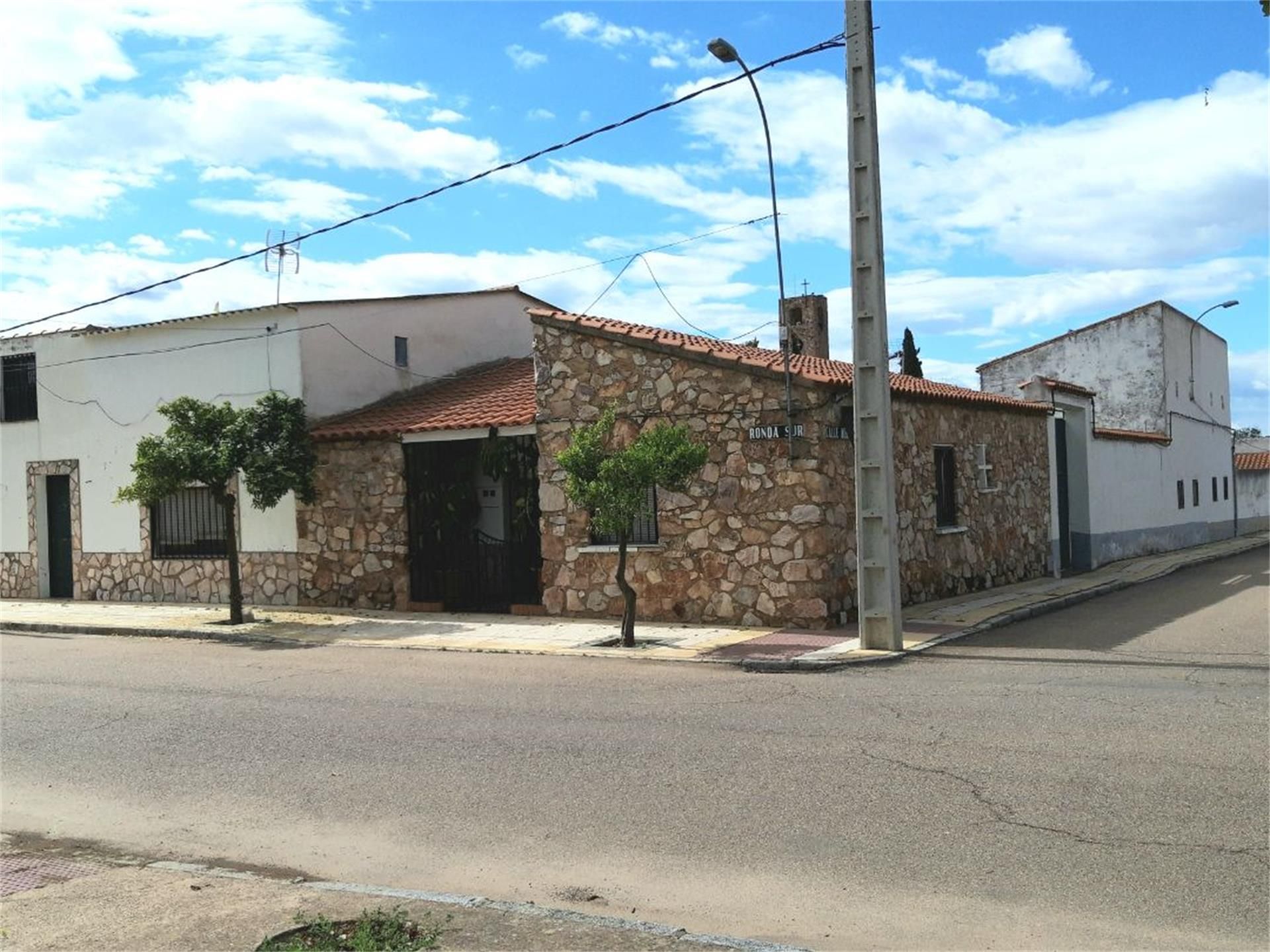 Exterior view of House or chalet for sale in Navalvillar de Pela