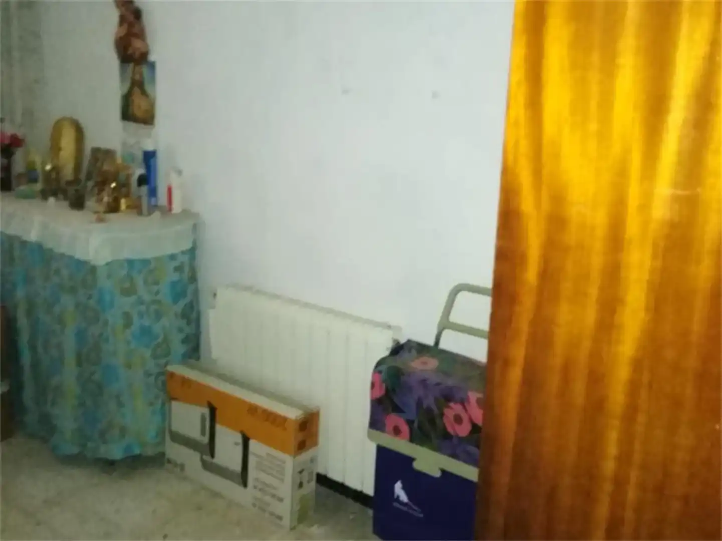 Habitación de Casa adosada en venta en Almonacid del Marquesado con Calefacción y Amueblado